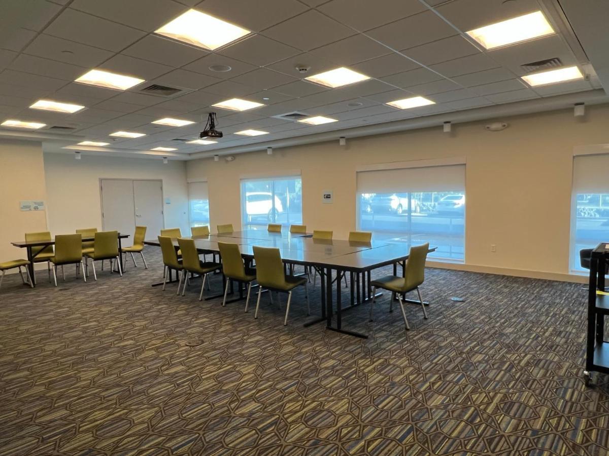 Holiday Inn Express & Suites - Ukiah By Ihg Zewnętrze zdjęcie