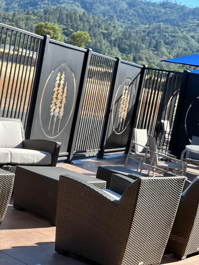 Holiday Inn Express & Suites - Ukiah By Ihg Zewnętrze zdjęcie