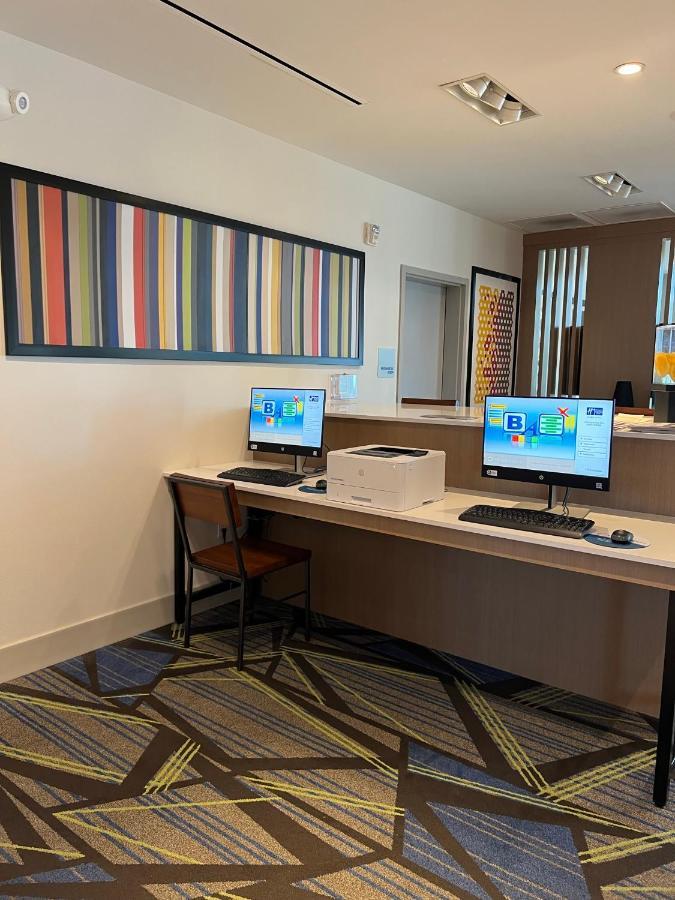 Holiday Inn Express & Suites - Ukiah By Ihg Zewnętrze zdjęcie