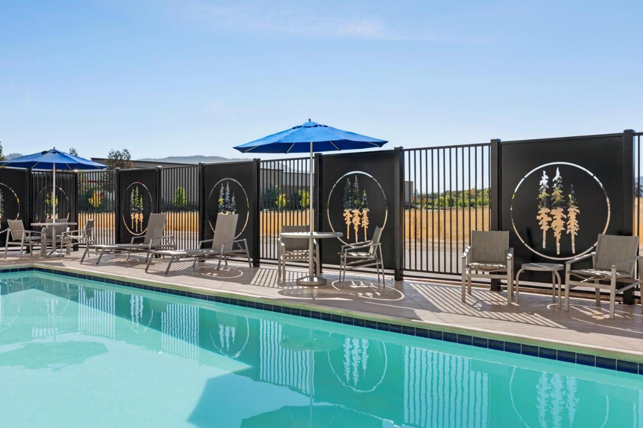 Holiday Inn Express & Suites - Ukiah By Ihg Zewnętrze zdjęcie