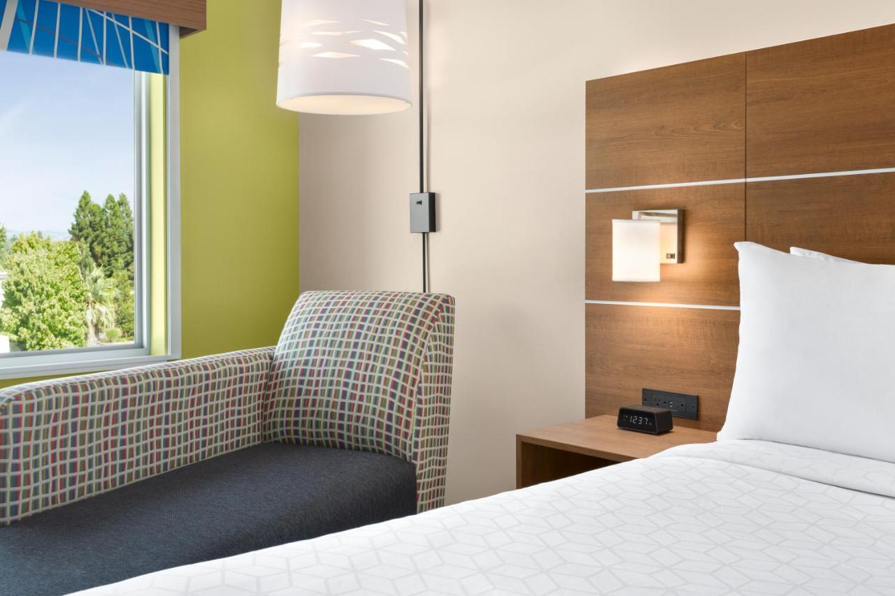 Holiday Inn Express & Suites - Ukiah By Ihg Zewnętrze zdjęcie